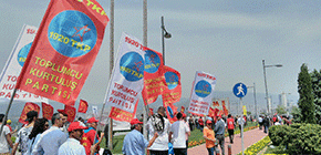 1 Mayıs İzmir'de çoşkuyla kutlandı 1 Mayıs İzmir'de çoşkuyla kutlandı