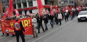 Hak gasplarına hayır demek için Kadıköy’de yürüyüş yapıldı
